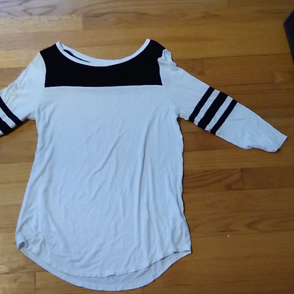 Arizona Jeans Co. Long Sleeved Black and White Tee